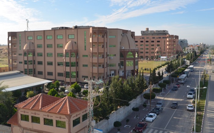 Universitas di palestina