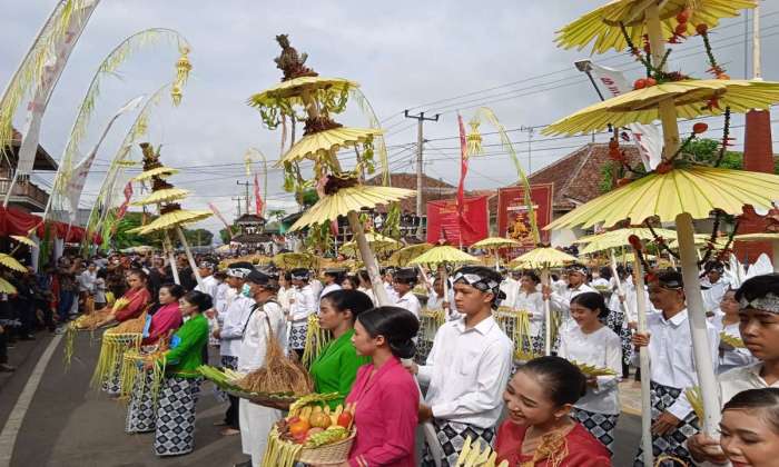 Sunda suku budaya sumedang jawa seren taun tradisi adat upacara kebudayaan reog daerah barat maaf angklung kesenian pulau khas masyarakat