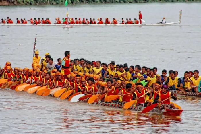 Sejarah pacu jalur