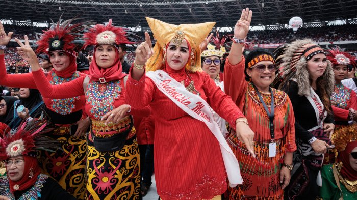 Indonesian election indonesia presidential elections widodo subianto debate vs reuters hoax hopefuls palm vow energy through prabowo joko islam within