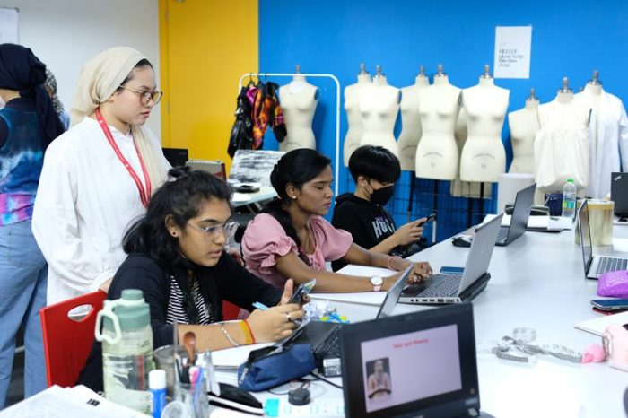 Pendidikan lembaga indonesia highlight terbaik kursus akademi berkarier