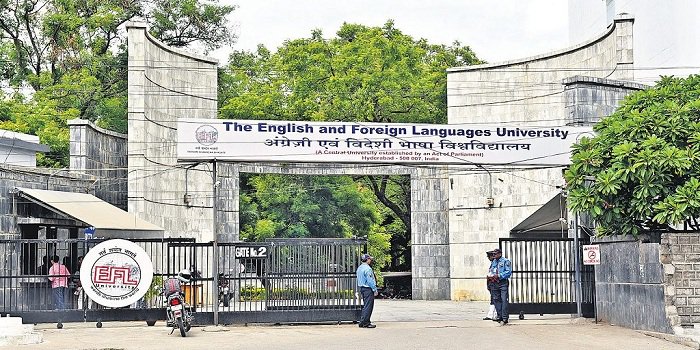 Universitas bahasa inggris