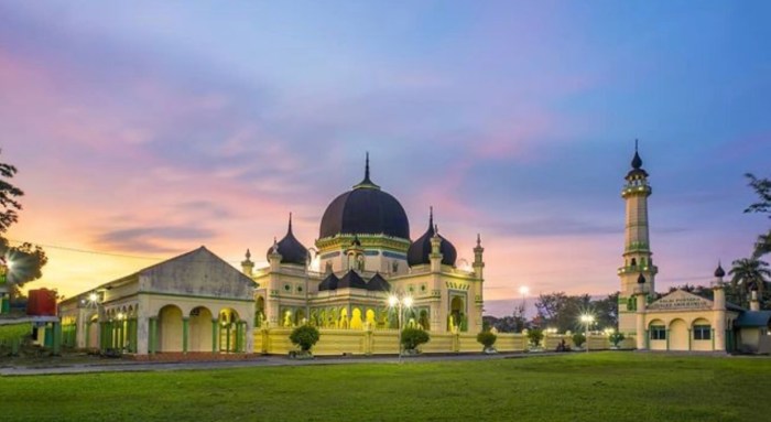 Sejarah masjid azizi