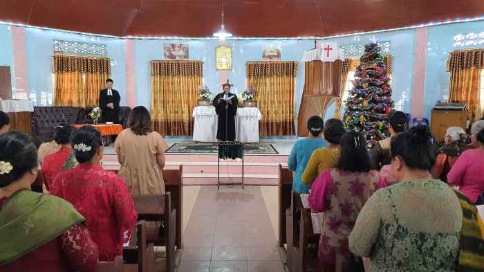 Hkbp church sumatra north parapat toba chruch indonesia tourism