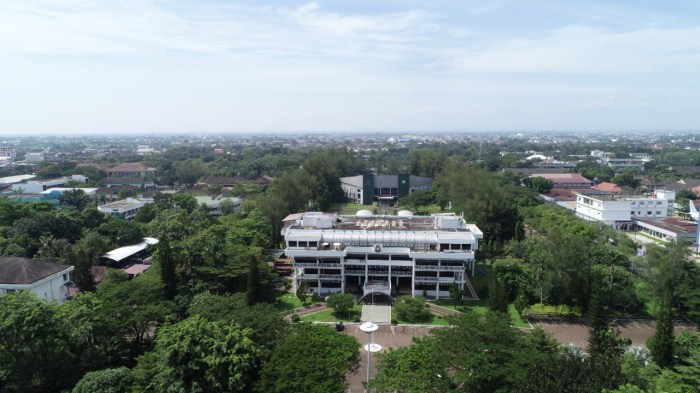 Universitas di sumatera