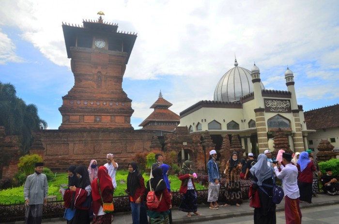 Universitas yang ada di jawa tengah