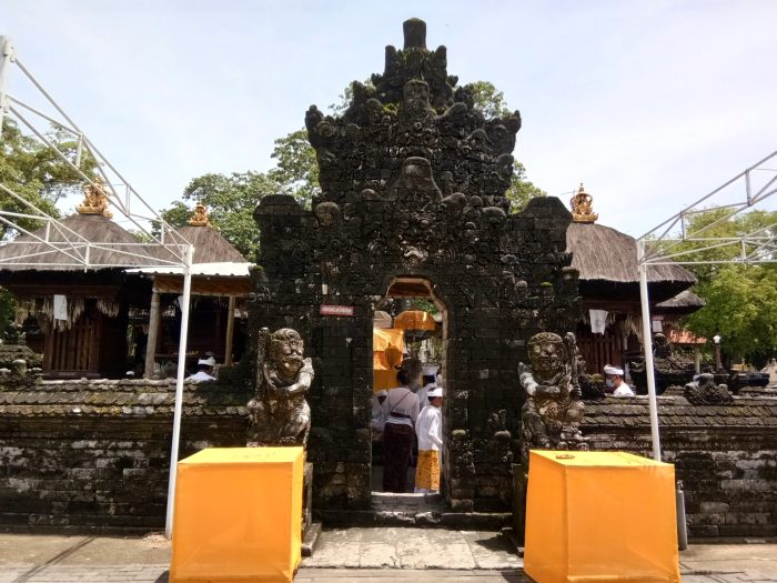 Pura temples