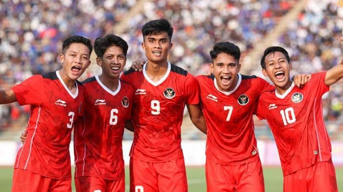 Bola sepak timnas football nasional bonus garuda sepakbola julukan 1xbet sepanjang mata merah whites