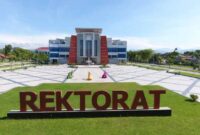 Universitas di trenggalek