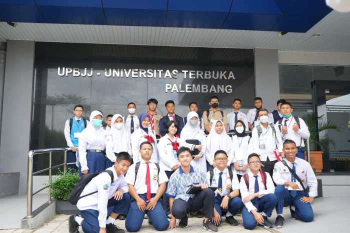 Daftar universitas terbuka palembang