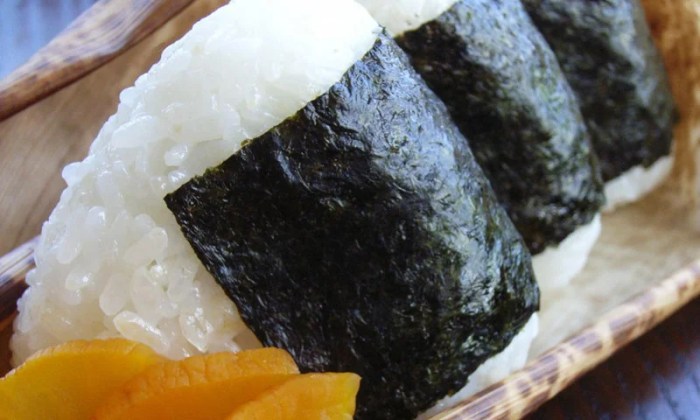 Sejarah onigiri