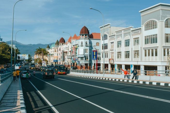 Manado tempat artinya beserta nama stasion bendar