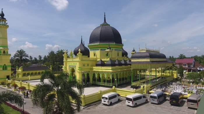 Sejarah masjid azizi