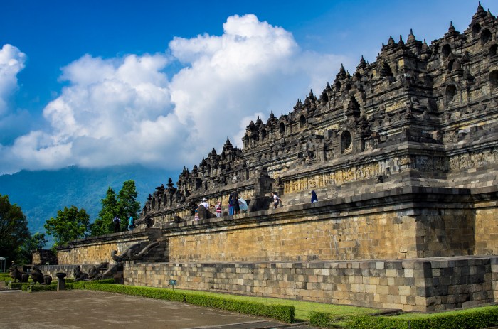 Sejarah candi borobudur versi islam