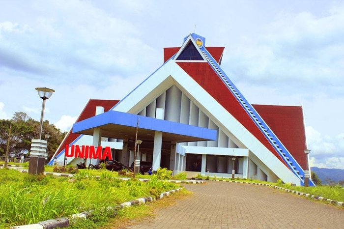 Universitas swasta di manado