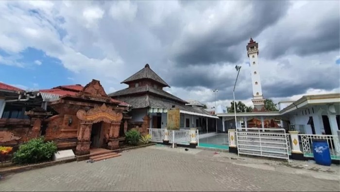 Tegalsari ponorogo pesantren nasional peradaban pusat pernah makam kh masjid besari marhaban