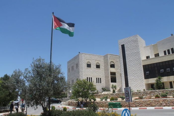 Universitas palestina