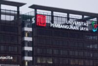 Universitas pembangunan jaya biaya