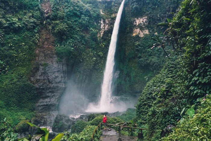 Pelangi coban malang terjun kabupaten segar sejuk