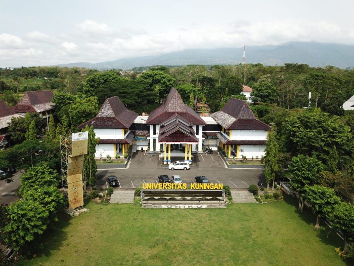 Biaya kuliah universitas kuningan