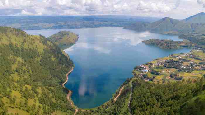 Toba danau lake sumatra pesona tourism tourists north minister aims international get foreign gives million getting not indonesia scenery independence