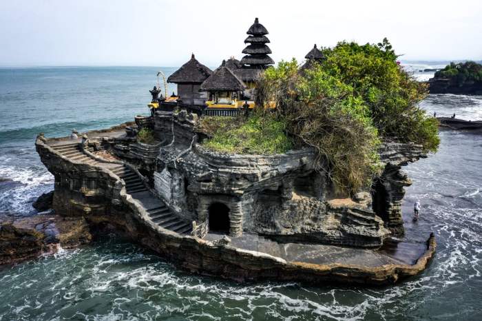 Artikel sejarah pura tanah lot