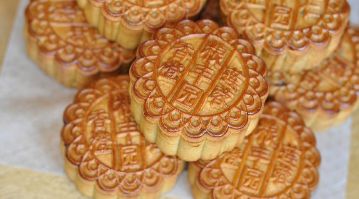 Mooncake history mooncakes curious festival chinatown autumn story