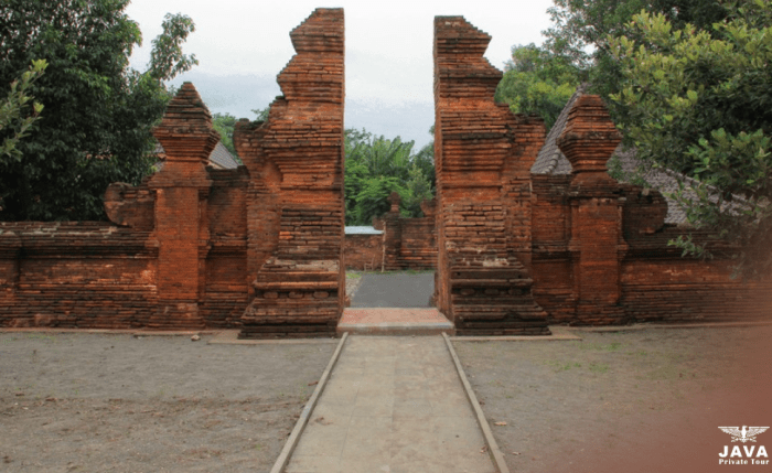 Makalah sejarah keraton kasepuhan cirebon