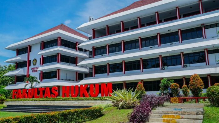 Universitas hukum di bandung