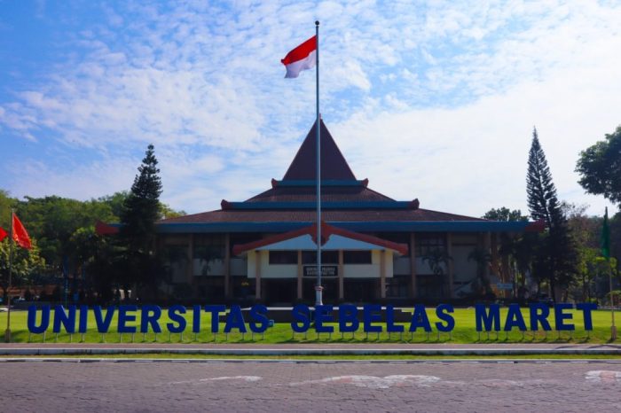 Universitas maret sebelas kuliah berada sebuah disingkat biasa adalah ini