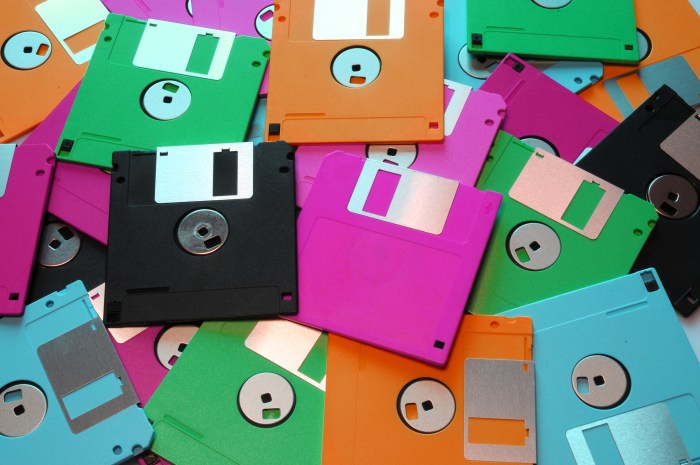 Sejarah perkembangan floppy disk