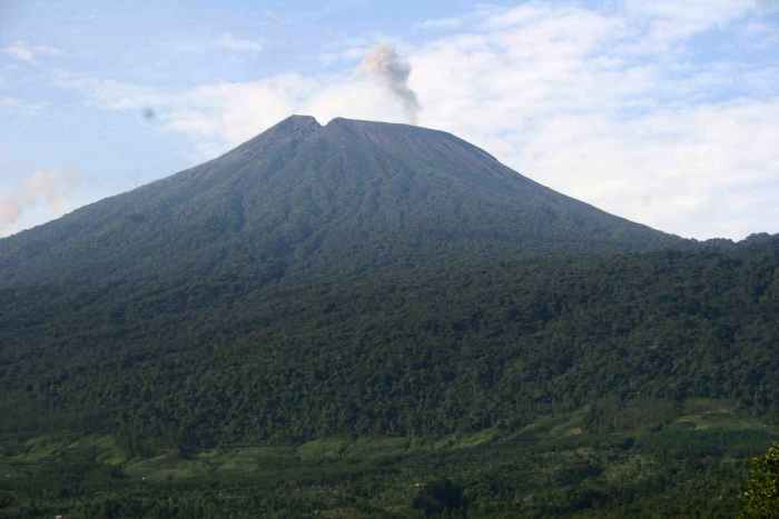 Slamet mount summit