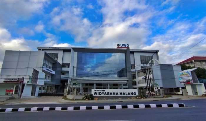 Malang widyagama universitas widya gama perguruan tinggi stia lambang pecak watu politeknik jl univ borobudur uwg disusun keamanan makalah mahasiswa