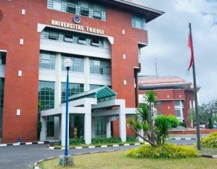 Universitas trilogi biaya kuliah pengembangan 1988 perbankan keuangan didirikan ilmu