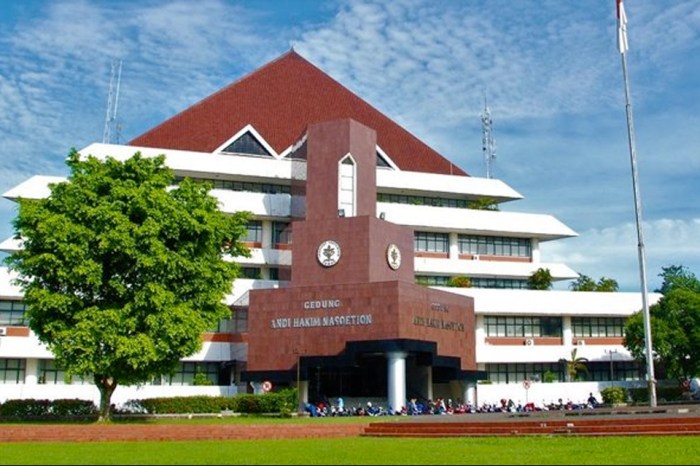 Universitas jurusan farmasi di bogor