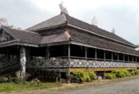 Sejarah rumah lamin