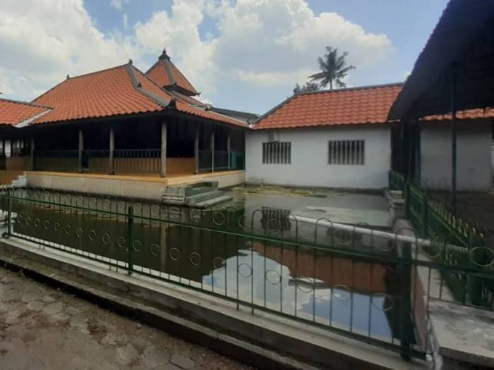 Sejarah masjid pathok negoro plosokuning