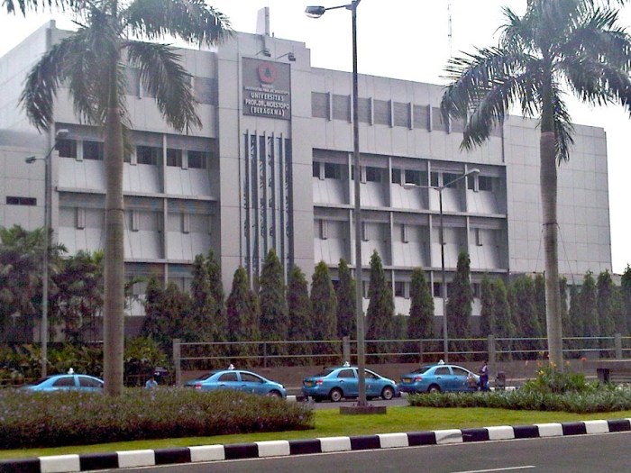 Universitas mustofa