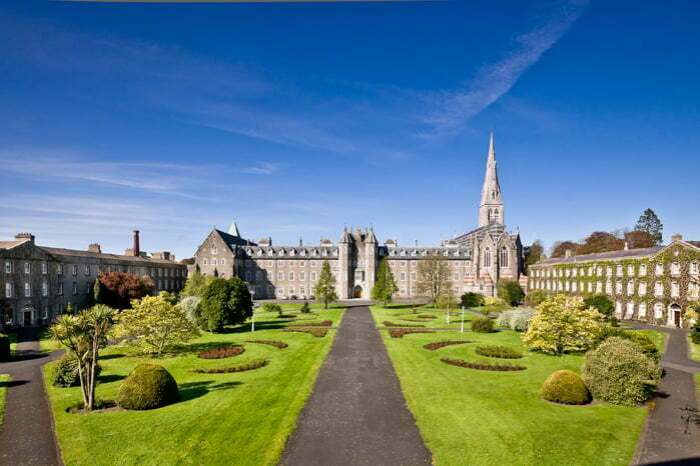 Universitas di irlandia