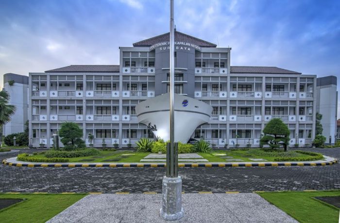 Universitas terbaik surabaya