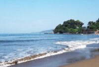 Pantai pelabuhan ratu wisata sukabumi tempat batu karang rekomendasi daftar haji ombak alam curam hempasan perpaduan terkenal terdiri terjal landai