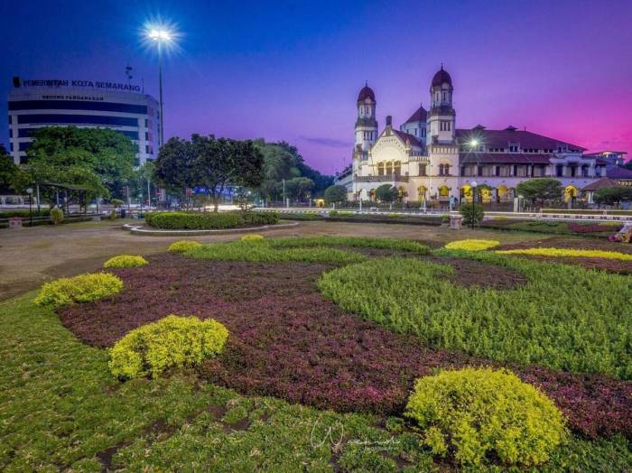 Tugu muda monument semarang snapshots walkthrough city