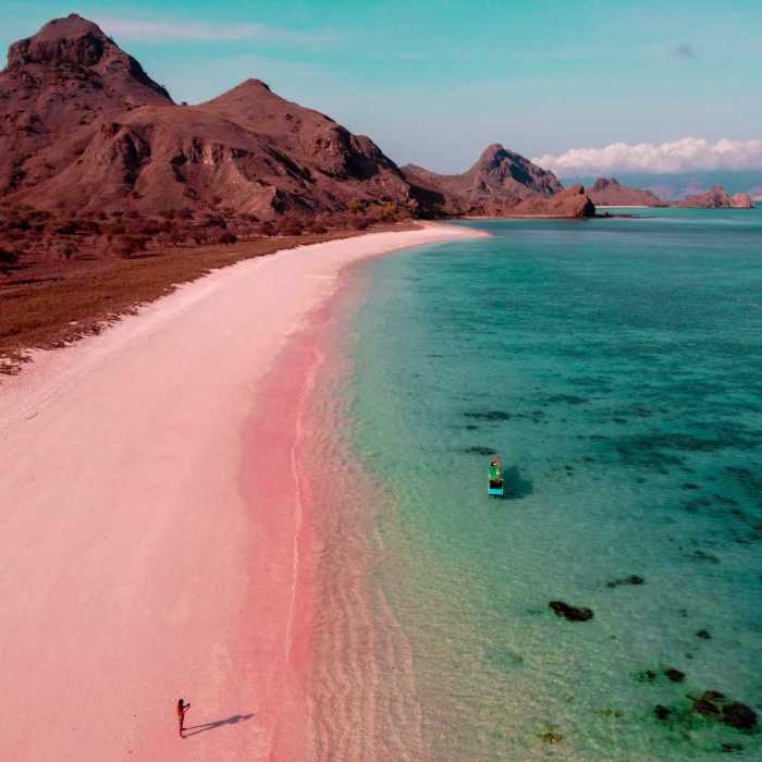 Sejarah pantai pink lombok