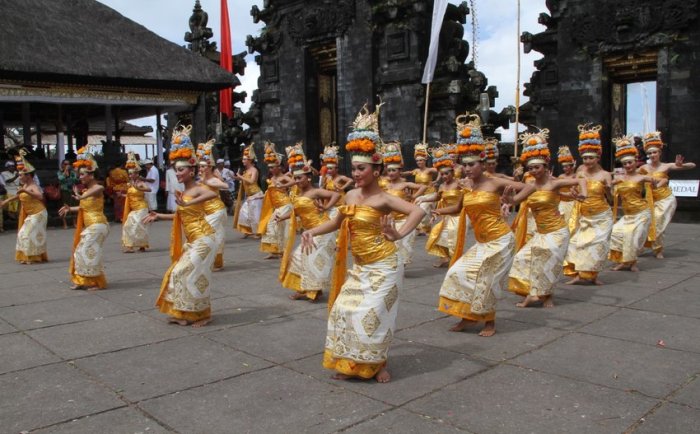 Sejarah tari rejang dewa