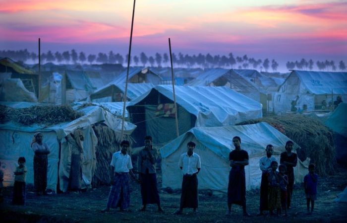 Rohingya muslims myanmar who burma camp people persons paula bronstein internally displaced getty article