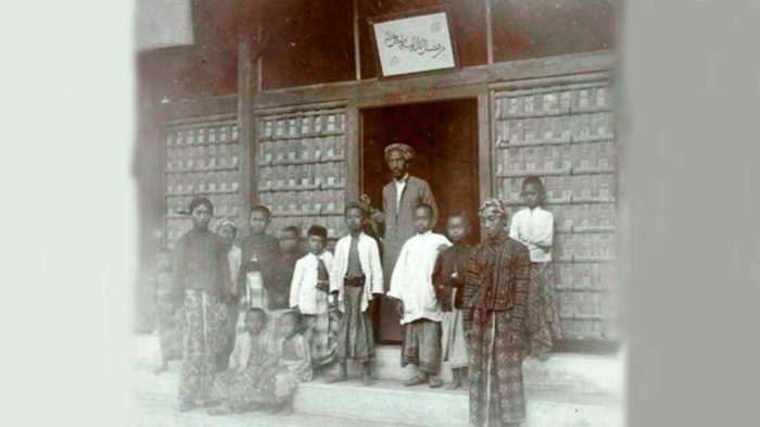 Jelaskan secara singkat sejarah hidup tokoh pendiri muhammadiyah