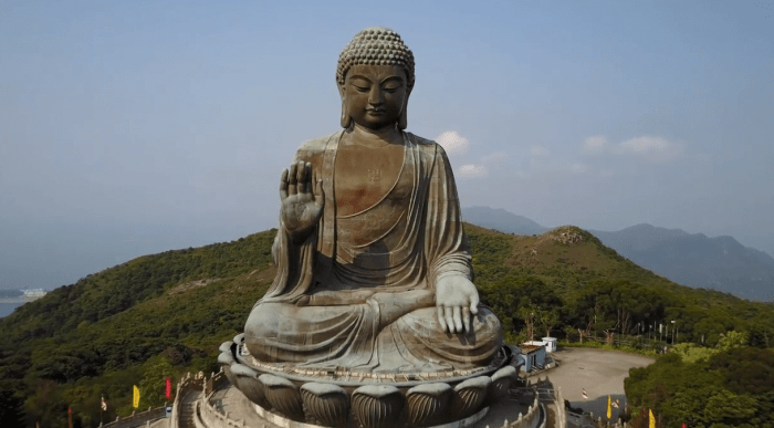 Sejarah patung tian tan buddha