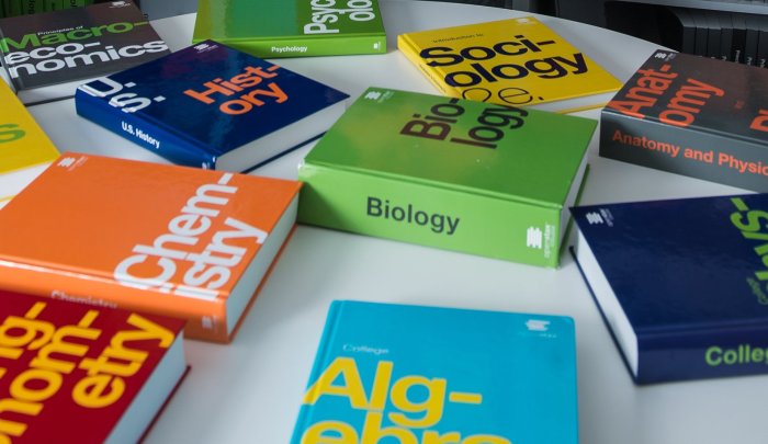 Textbooks students college pricey