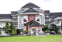 Universitas pattimura negeri atau swasta