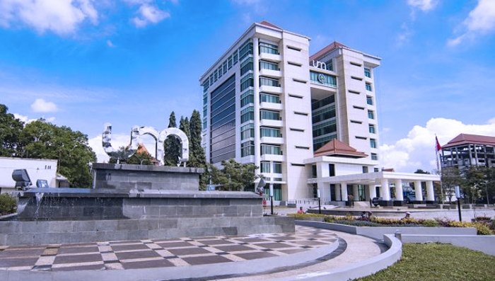 Universitas negeri malang peringkat berapa